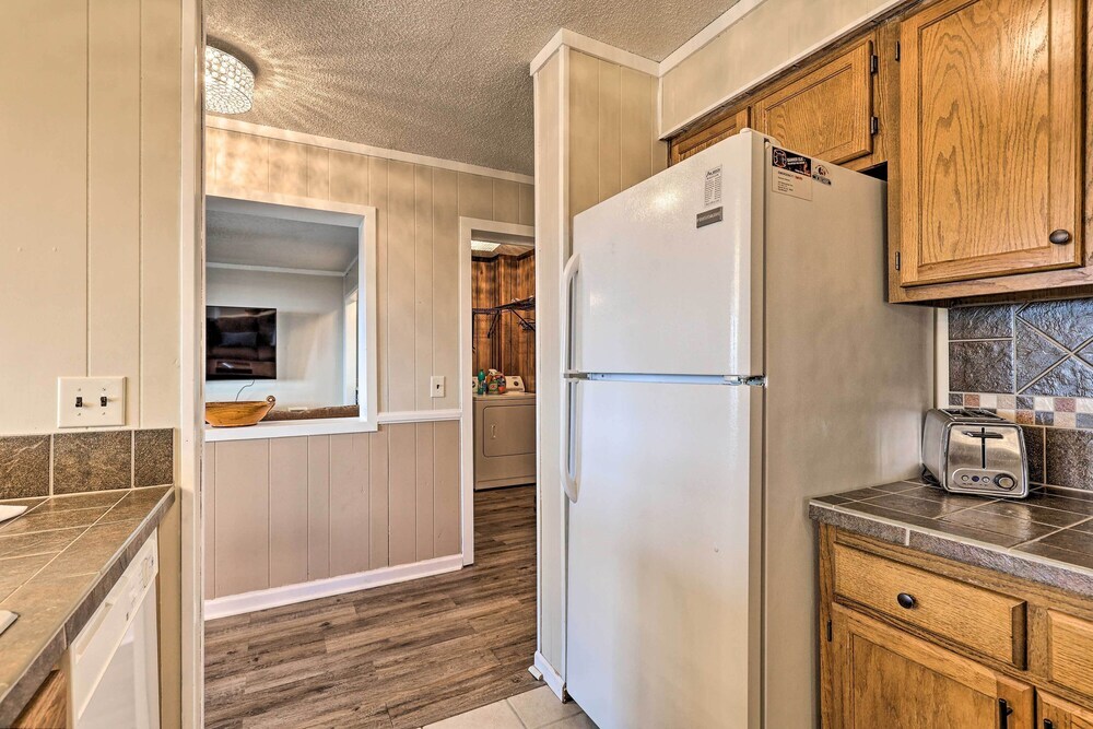 2 Mi to Skiing Resort Style Beech Mountain Condo - photo 20
