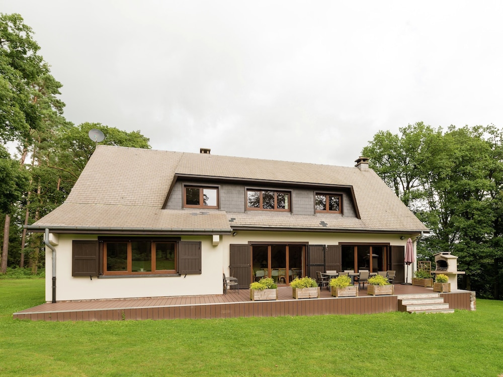 Tenneville Villa With Sauna — 4-Star Luxury Hotel in Tenneville, Belgium