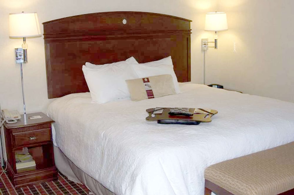 Hampton Inn & Suites Dayton Airport - photo 24