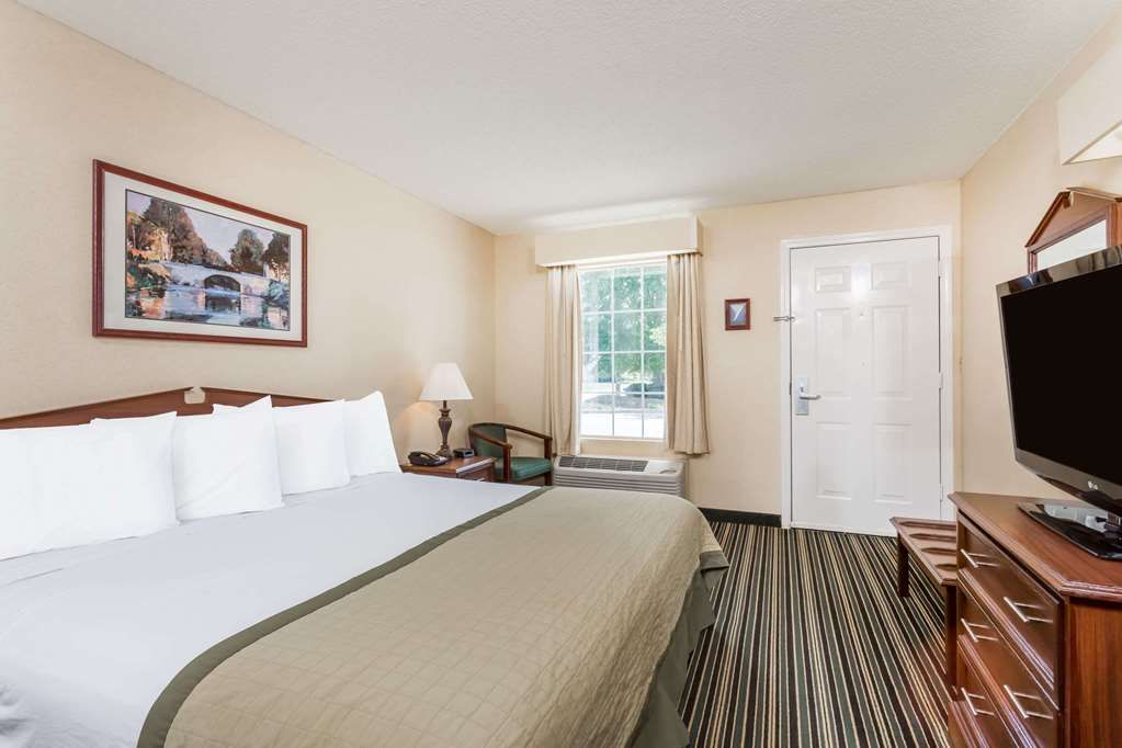 Super 8 by Wyndham Orangeburg North - photo 7