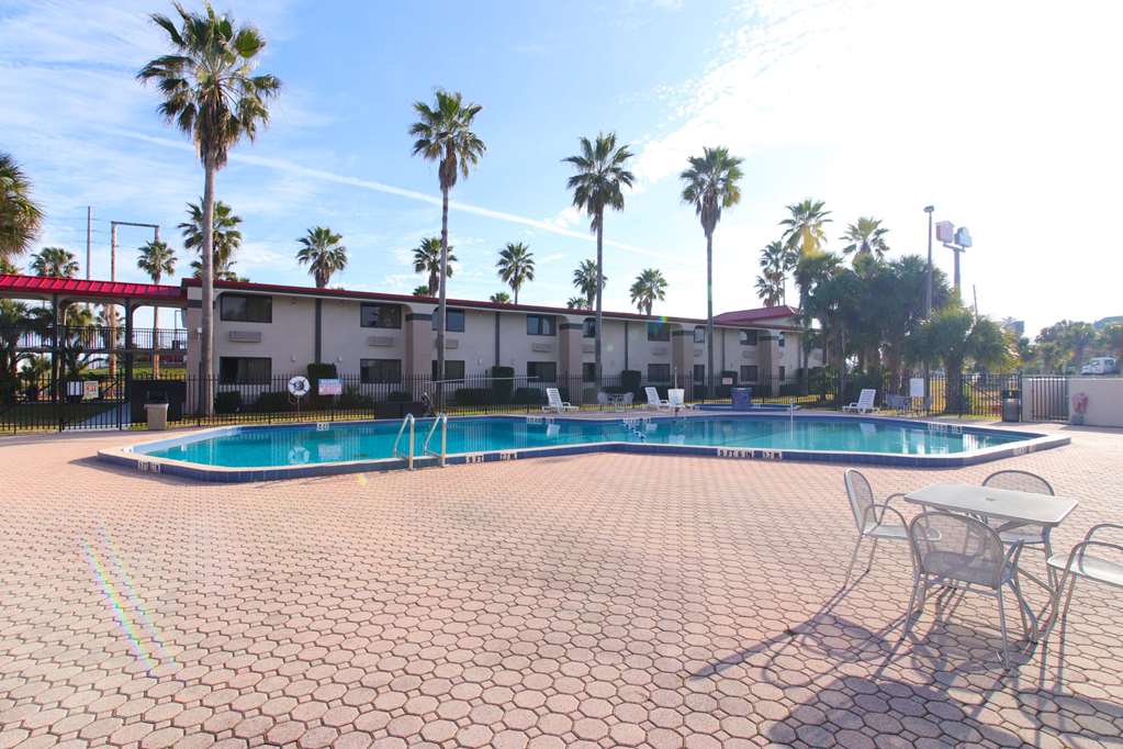 Ramada by Wyndham Davenport Orlando South - photo 11