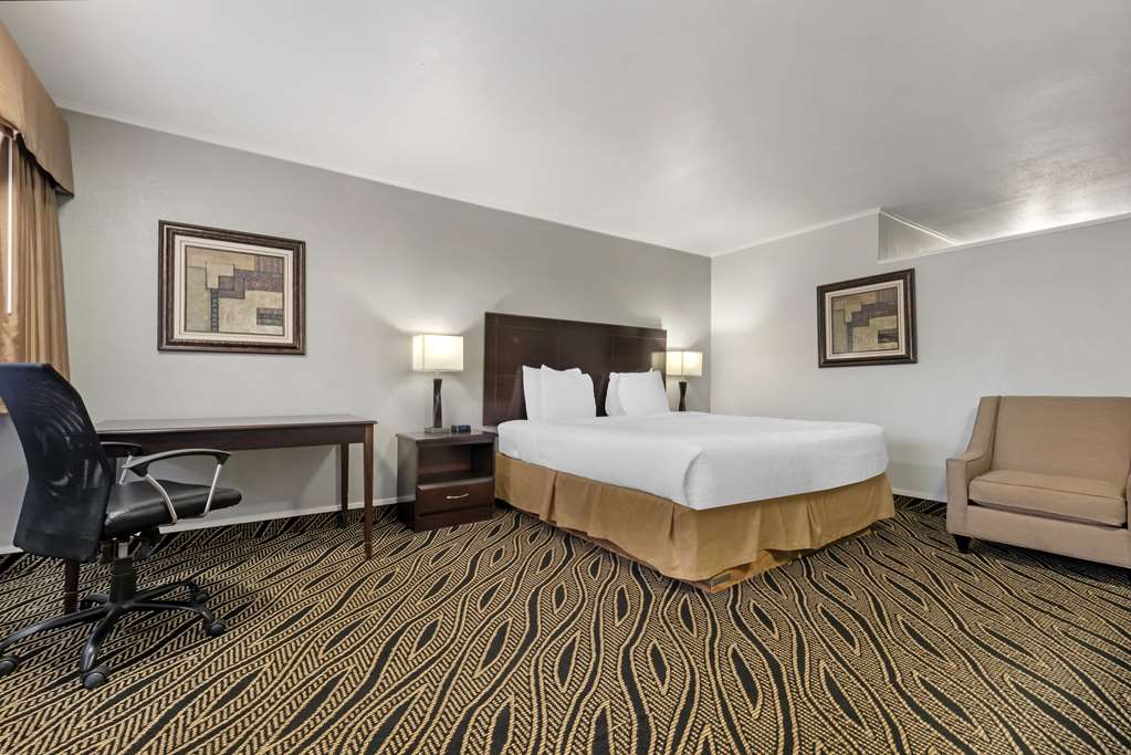 Best Western Red Carpet Inn - photo 31