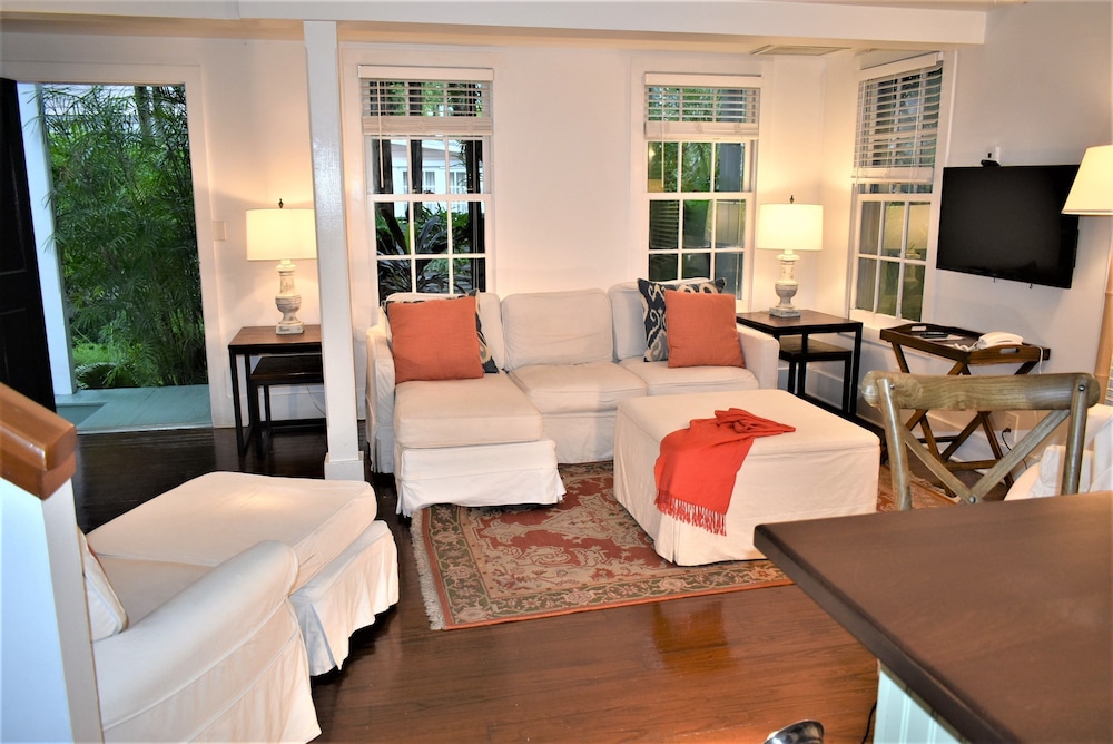 Simonton Court Historic Inn & Cottages - photo 175