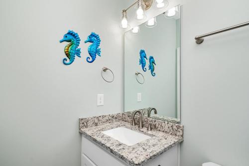 Pawsitively Paradise by Oak Island Accommodations - photo 2