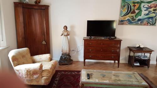 Elegante appartamento in centro a cesena — 4-Star Luxury Hotel in Cesena, Italy