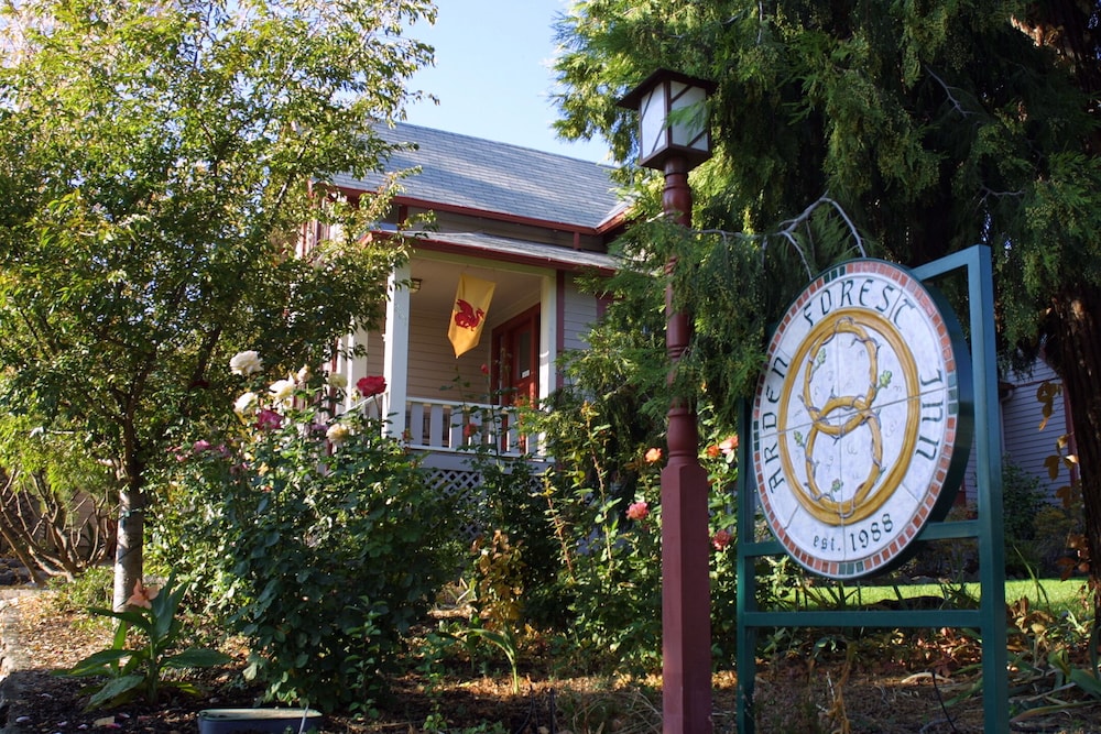 Arden Forest Inn - carbon neutral hotel in Ashland