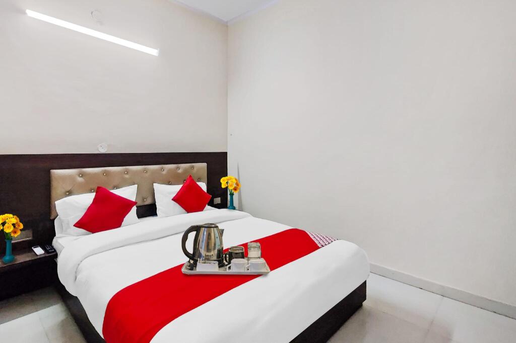 The Party Mansion by Oyo Rooms in Bareilly, India