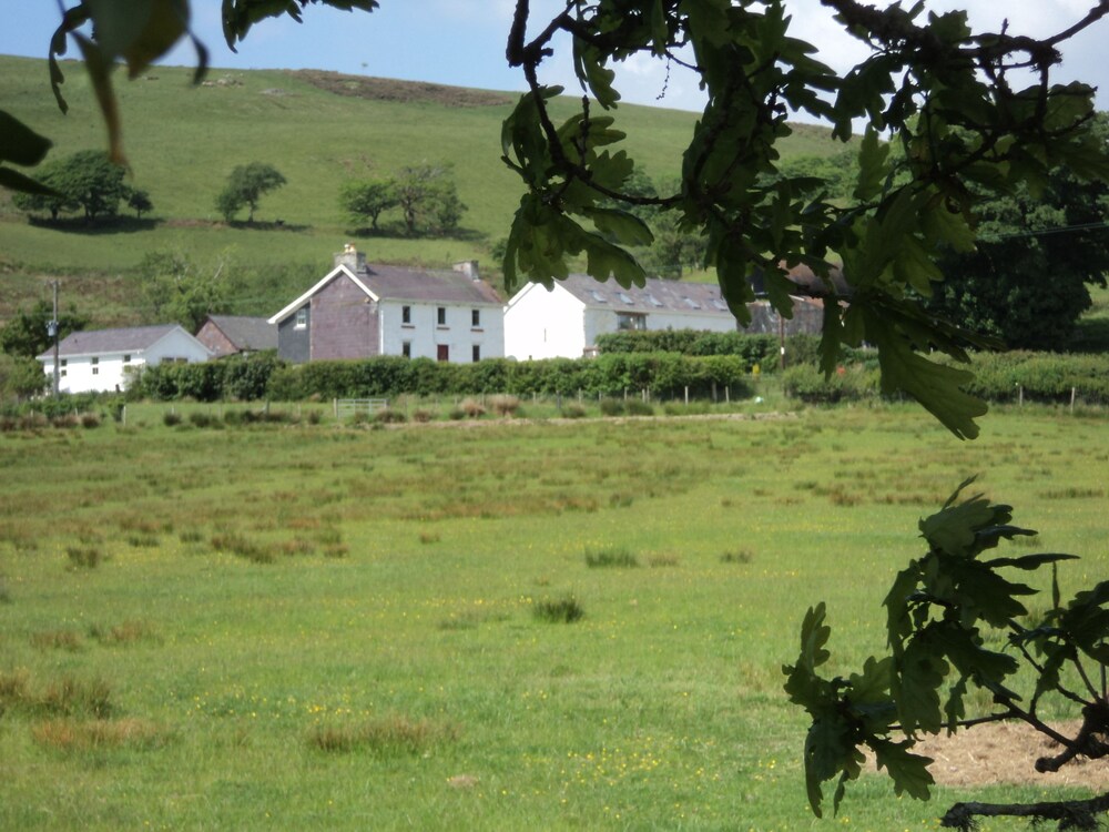 Merlin Cottages — 4-Star Luxury Hotel in Llandovery, United Kingdom