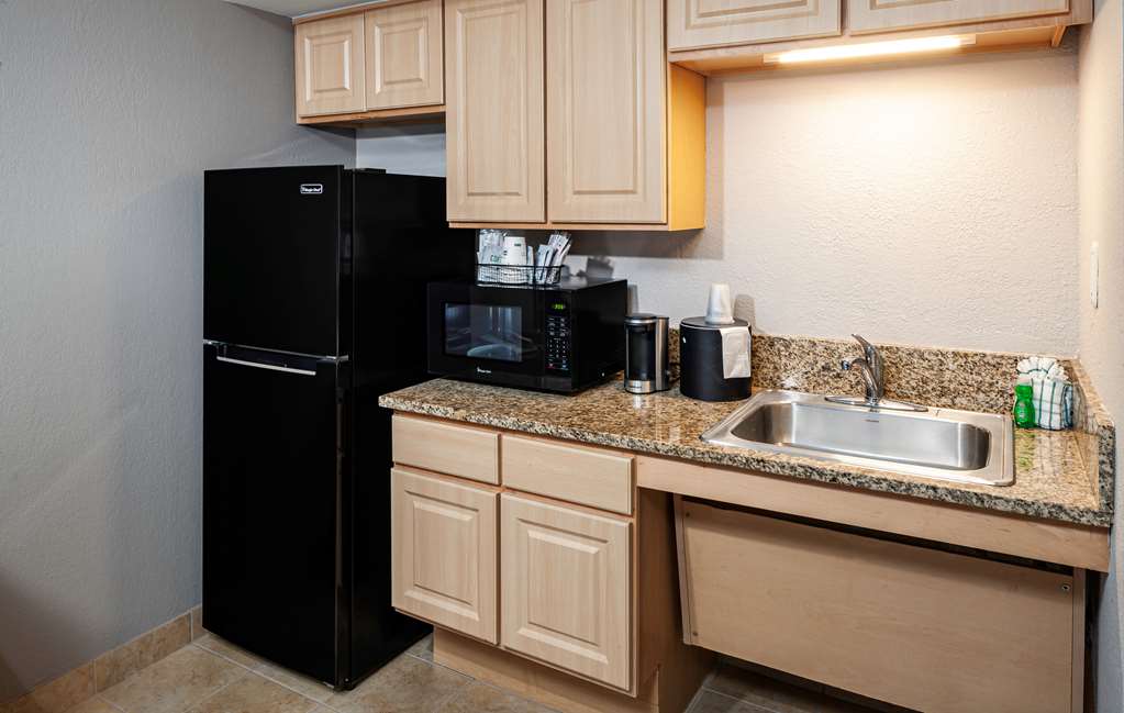 Best Western New Smyrna Beach Hotel & Suites - photo 30