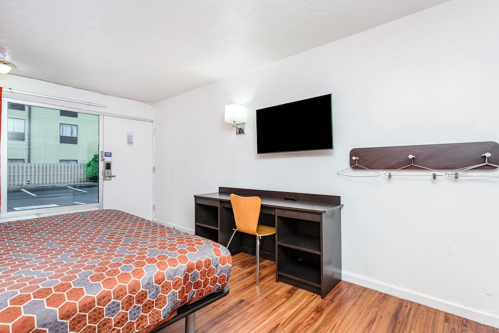 Relax Inn By Oyo Columbus Oh I 70 - photo 6
