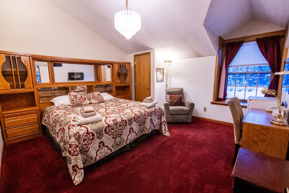 7 Gables Inn & Suites - photo 30