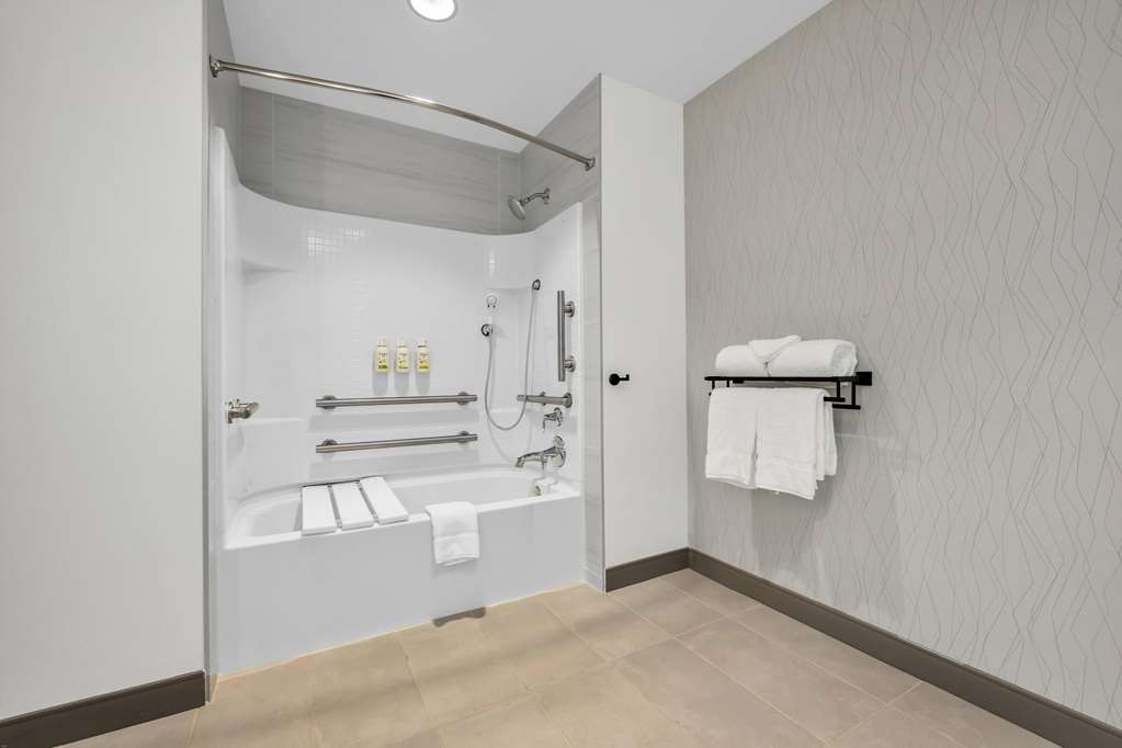 La Quinta Inn & Suites by Wyndham San Jose Airport Downtown - photo 71