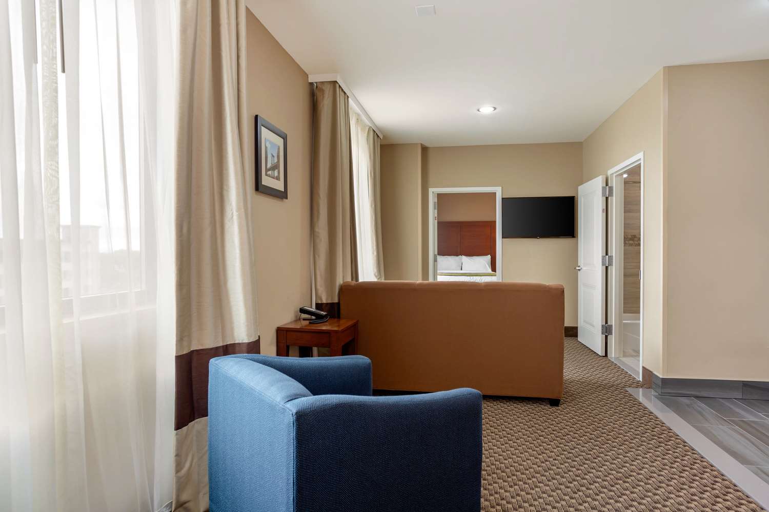 Comfort Inn and Suites Near JFK Air Train - photo 6