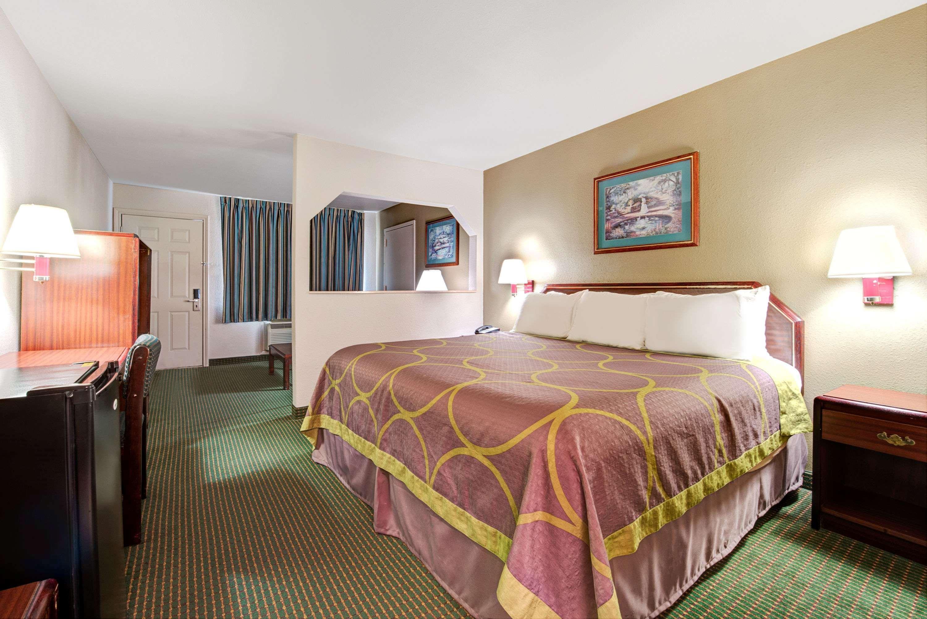 Super 8 by Wyndham Richardson Dallas - photo 4