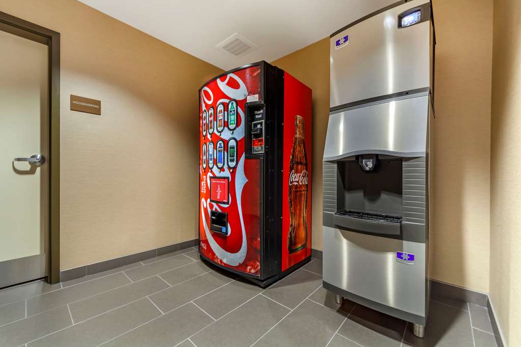 Comfort Suites Grand Island South - photo 37