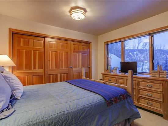 2427 Nansen Court - photo 17