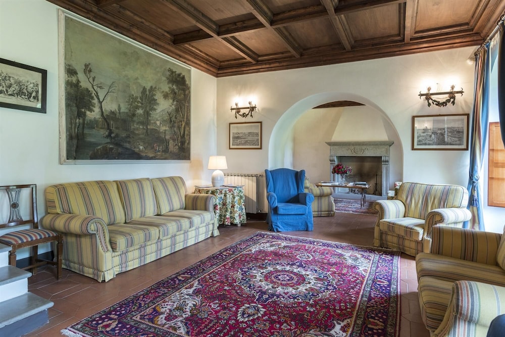 Villa Palazzaccio 26 Emma Villas — 4-Star Luxury Hotel in Arezzo, Italy
