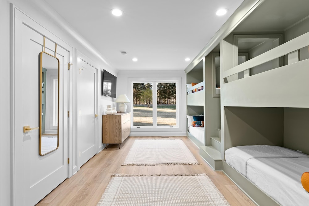 Blanca Bay on Brawley in Mooresville, United States