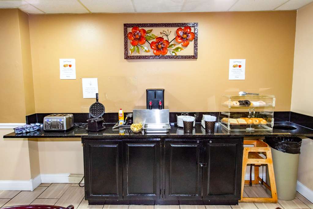 Rodeway Inn Central Colorado Springs - photo 36