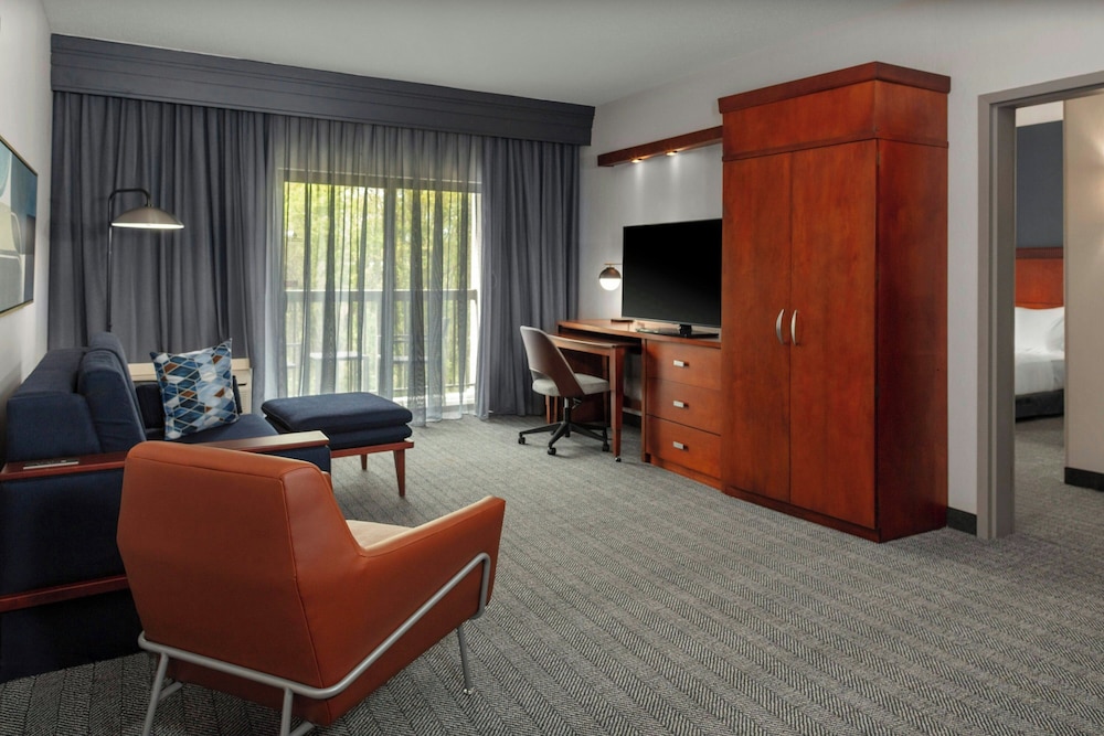 Courtyard by Marriott Pittsburgh Greensburg - photo 12