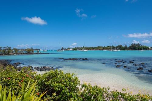 Ilot Bleu beachfront flat centre of Grand Baie — 4-Star Luxury Hotel in Grand Baie, Mauritius