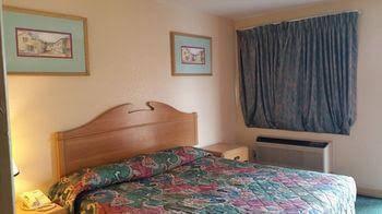 Coronado Inn - photo 12