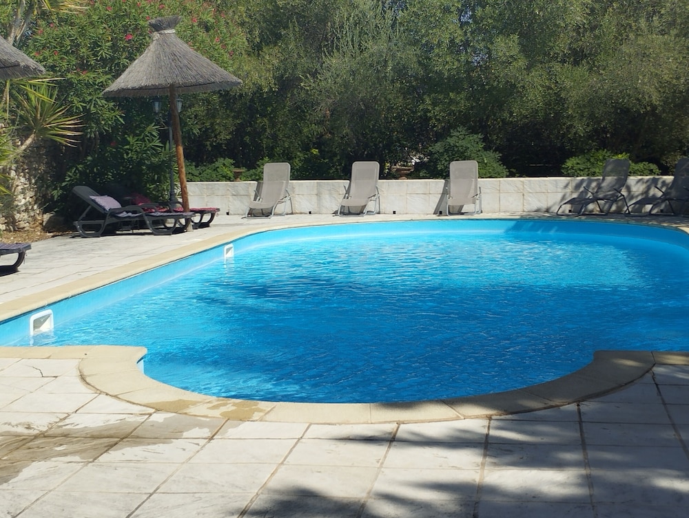 Logis Hotel L Esquielle — Gordes