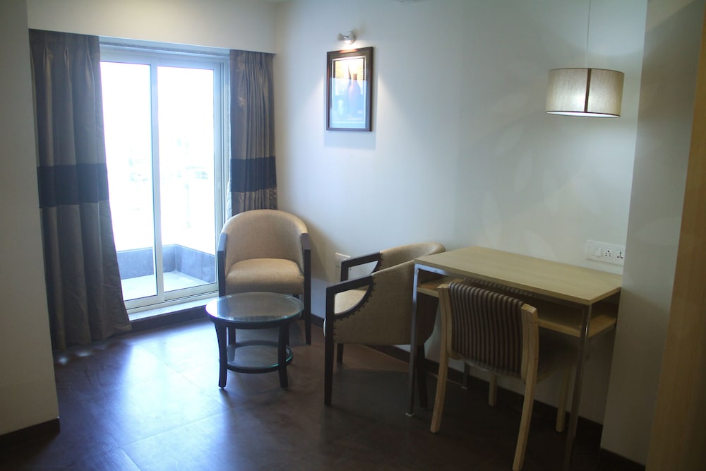 Hotel The Blossom — Vapi — photo 4