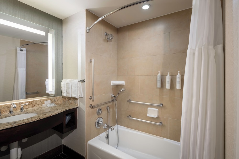 Hilton Garden Inn Washington DC Georgetown Area - photo 22