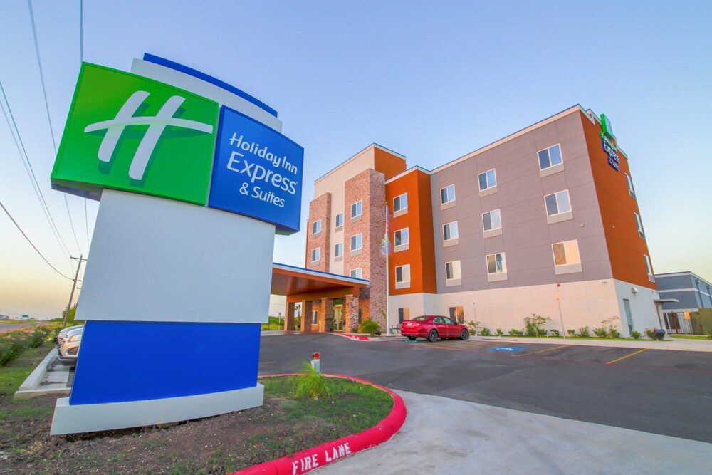 Holiday Inn Express & Suites Raymondville by IHG - photo 18