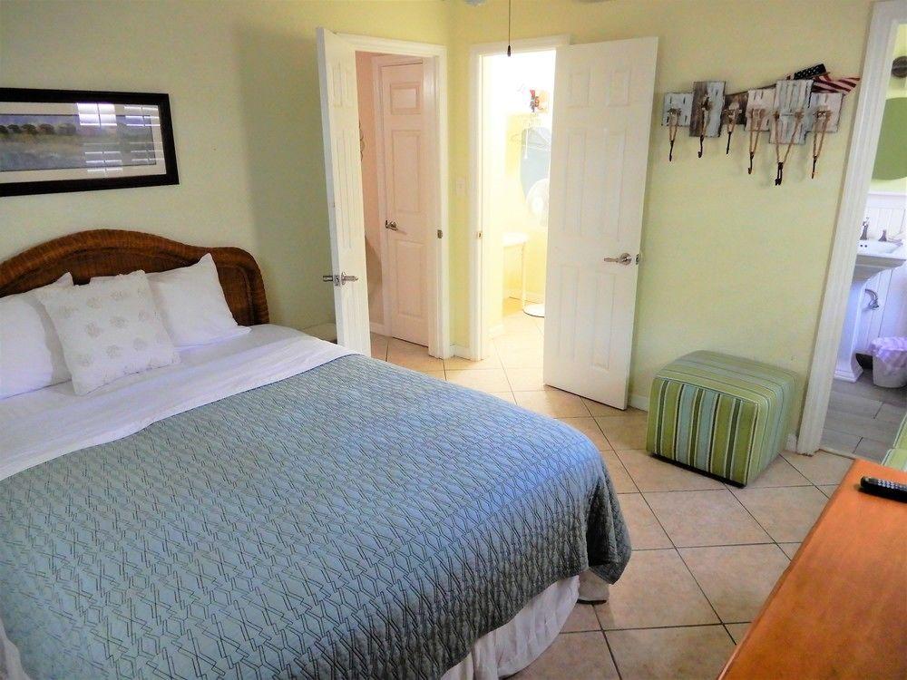 Coconut Grove Resort By Techtravel - photo 16