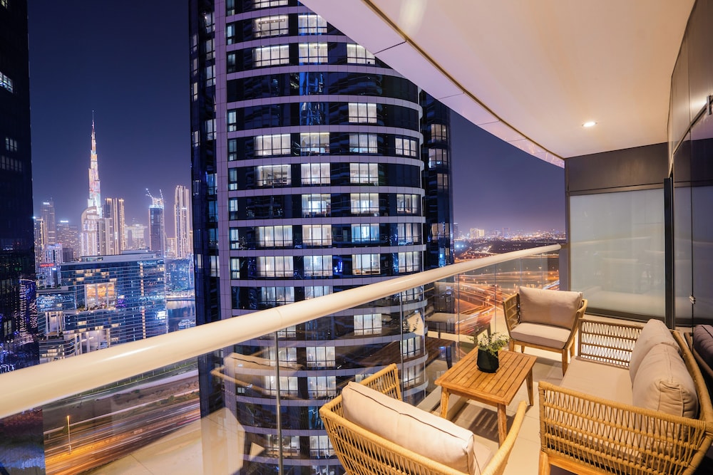 Aya Two Bedroom Retreat at Damac Towers Paramount — 4-Star Luxury Hotel in Dubai, United Arab Emirates