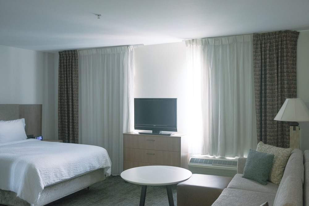 Staybridge Suites Austin Airport by IHG - photo 12