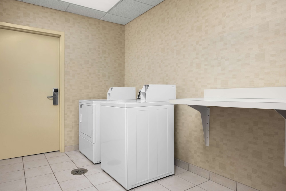 Hampton Inn Syracuse Clay - photo 24