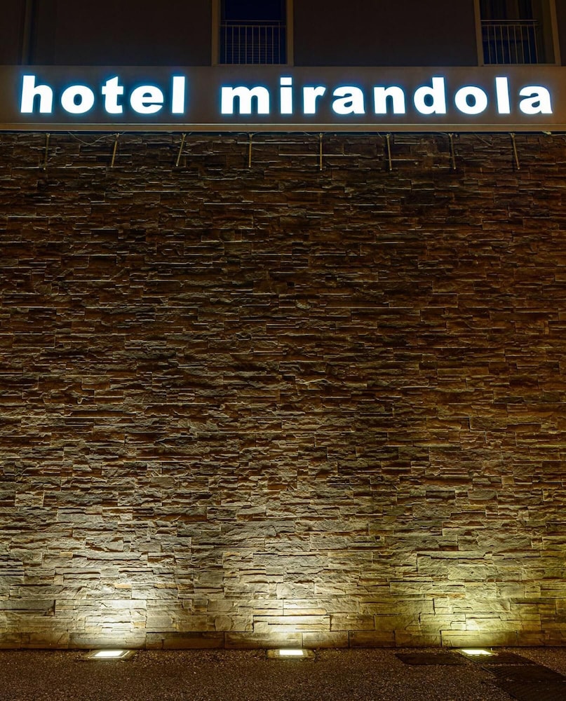 Hotel Mirandola — hotel in Mirandola