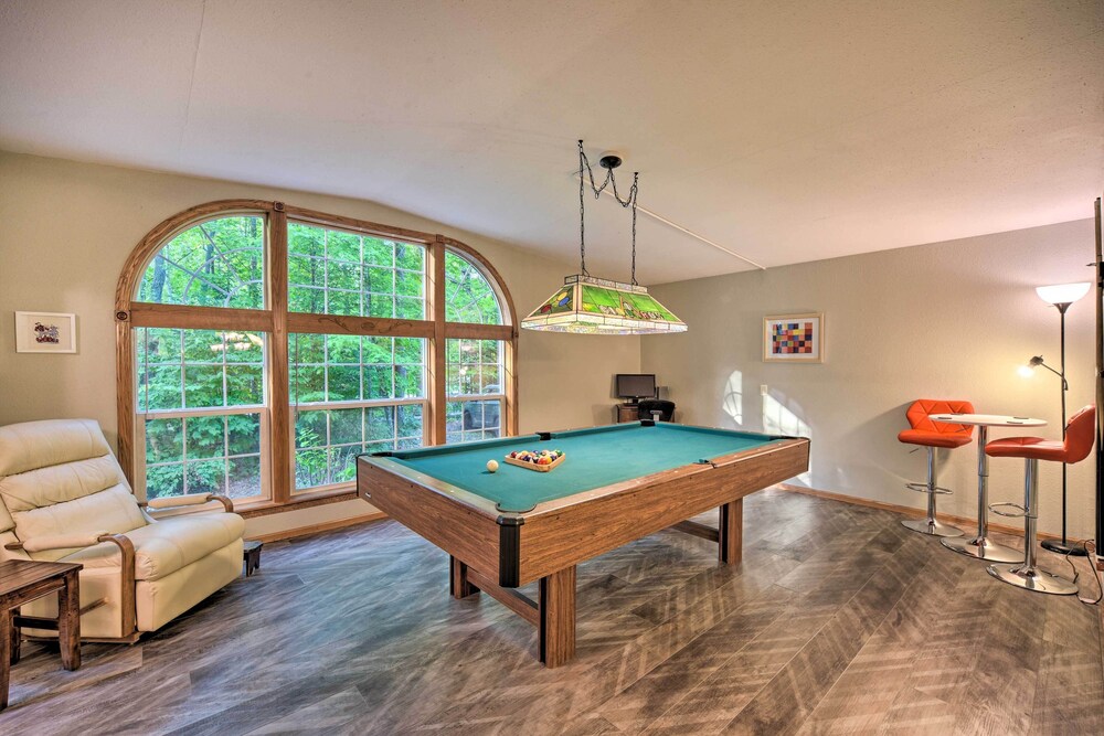Tranquil Cabin Getaway Near Red Cedar Lake — 4-Star Luxury Hotel in Birchwood, United States