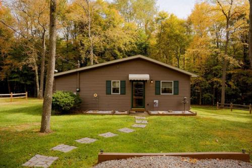 Maple Creek Cabin minutes from Cook Forest ANF — 4-Star Luxury Hotel in Marienville, United States