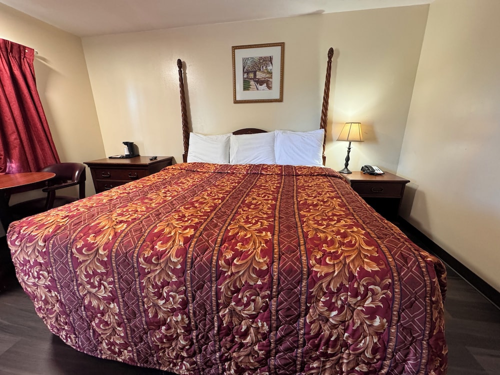 Whispering Pines by Hotel O Whitestone VA - photo 5