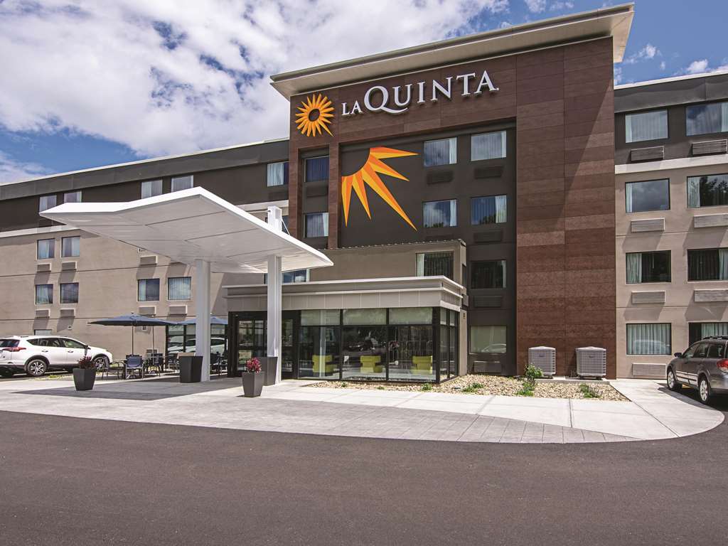 La Quinta Inn & Suites by Wyndham Portland - featured photo