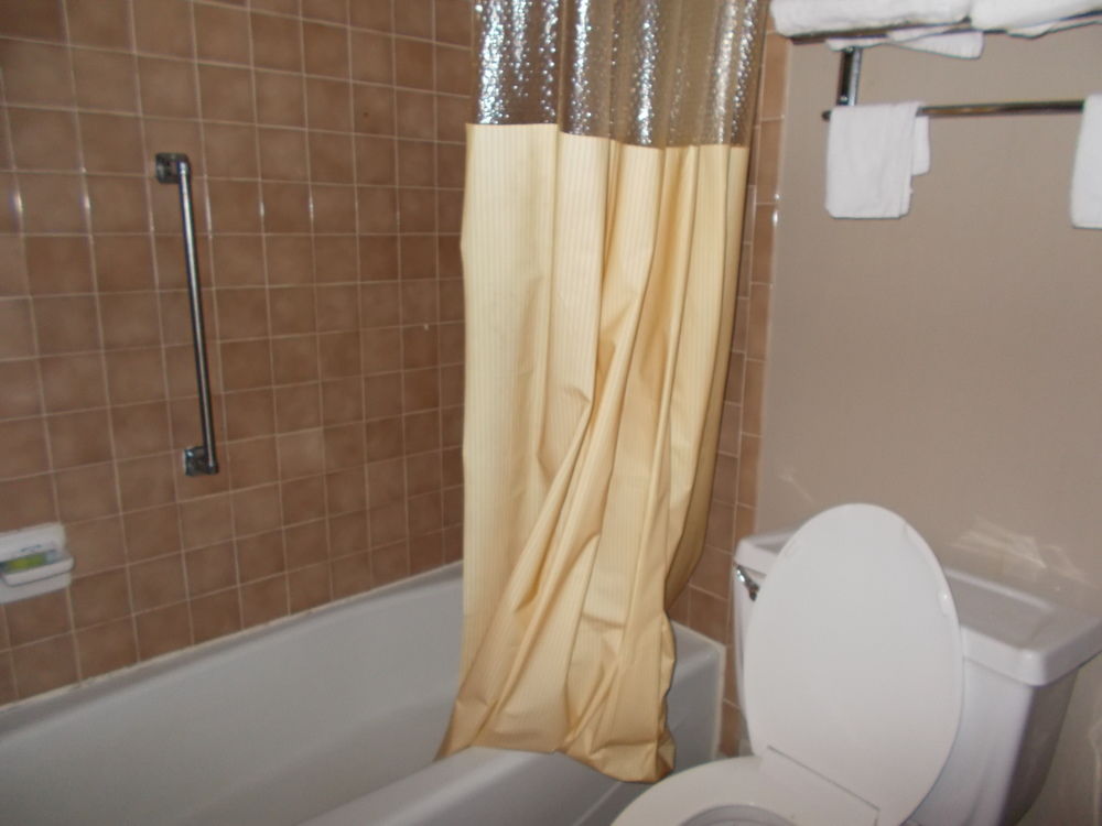 Season's Inn - photo 21