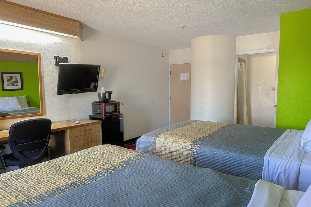 Classic Inn By OYO I 240 Near Memphis Airport - photo 22