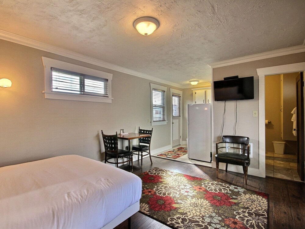 Pitchwood Inn - photo 20