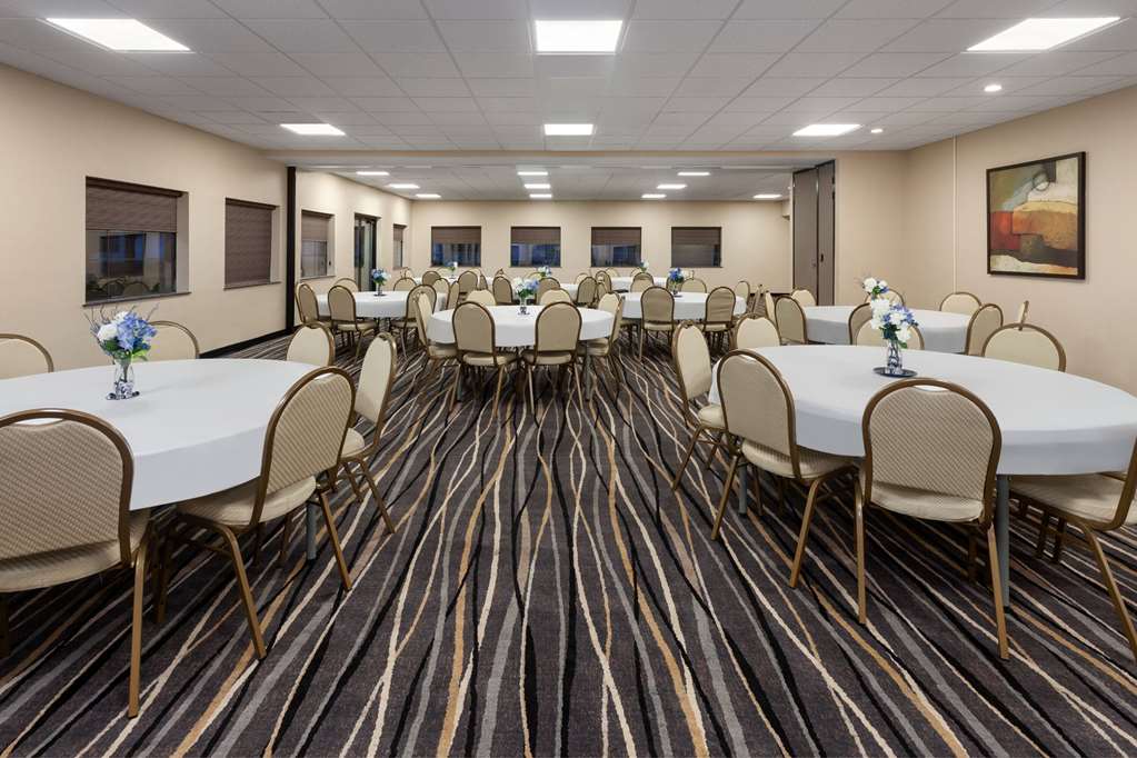 Super 8 by Wyndham Copley Akron - photo 12