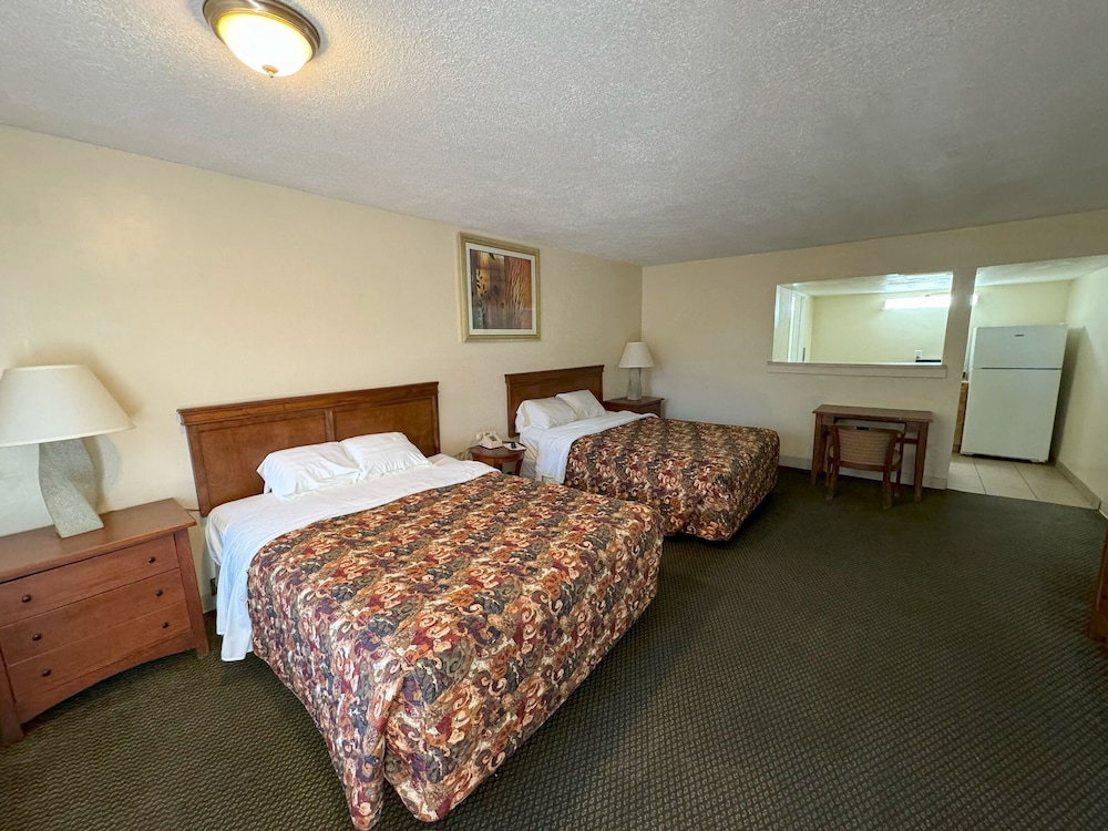 Big Chile Inn & Suites - photo 11