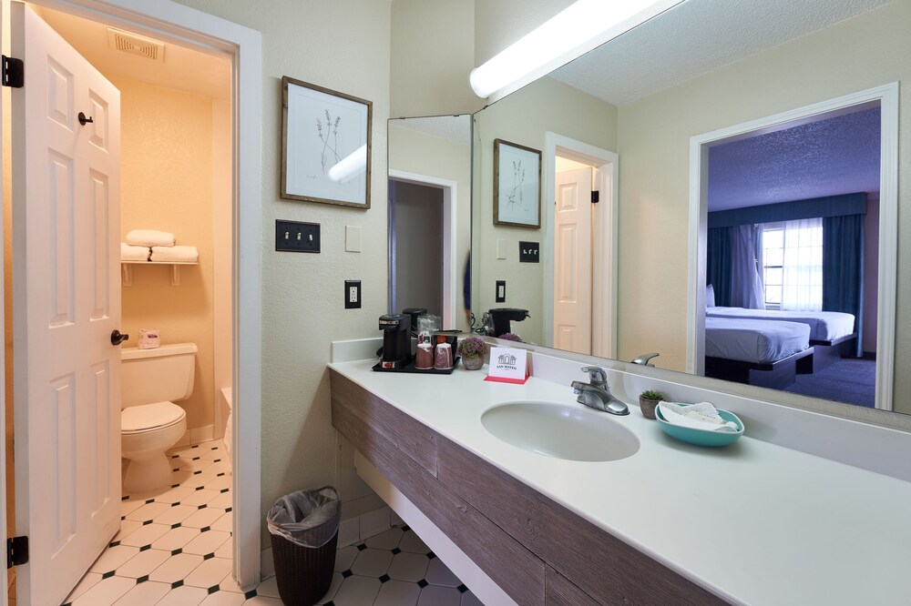 San Mateo Inn - photo 15