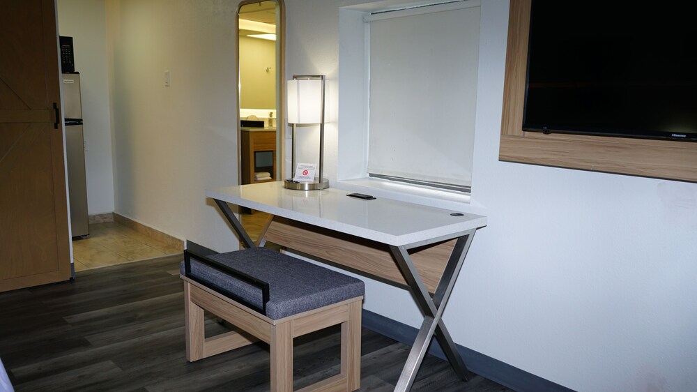 Waterfront Inn PHL Airport - photo 17