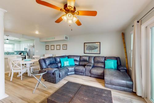 Blue Crab Bungalow — 4-Star Luxury Hotel in Corpus Christi, United States