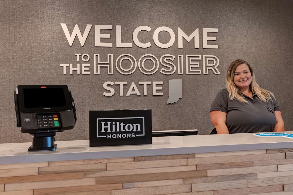 Hampton Inn Crown Point - photo 2