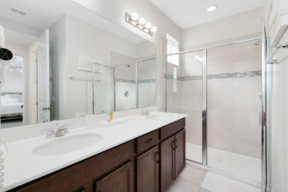 Incredible Resort 4 bed Pool Spa Home - photo 23