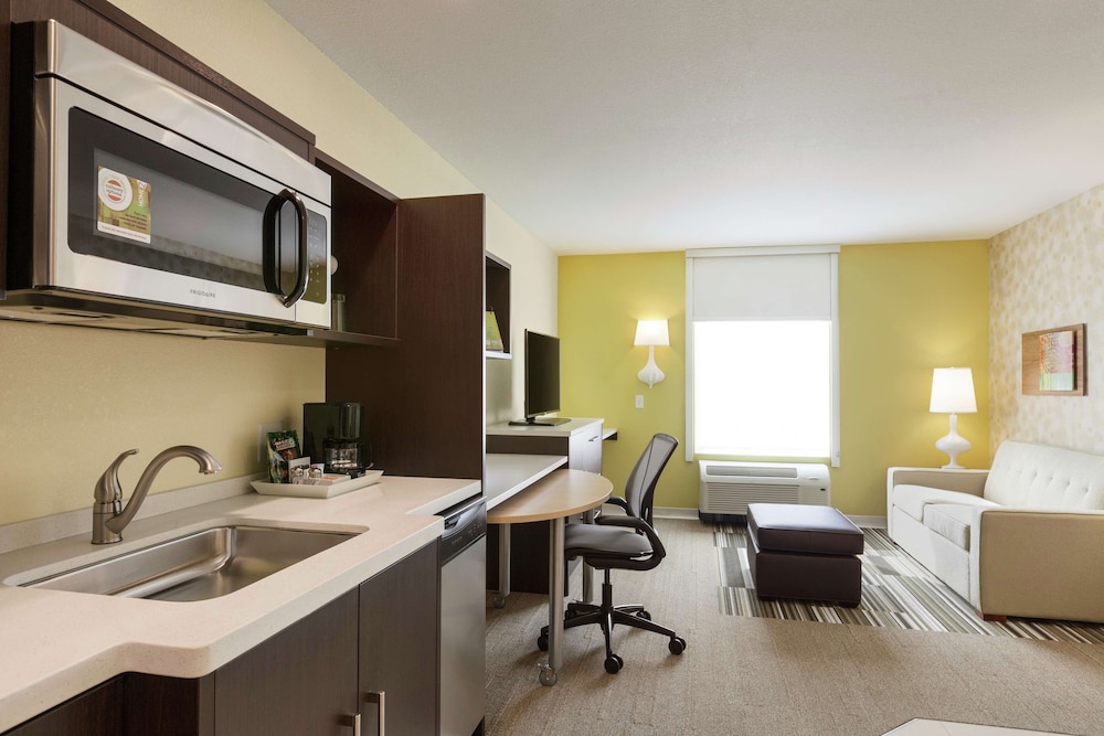 Home2 Suites by Hilton Canton - photo 8